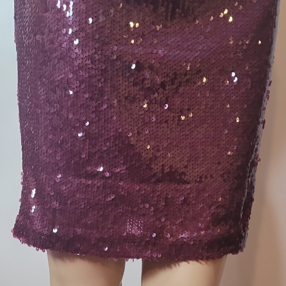 Red Sequin Halter Bodycon Dress for Cocktail Events - Picture 12 of 16